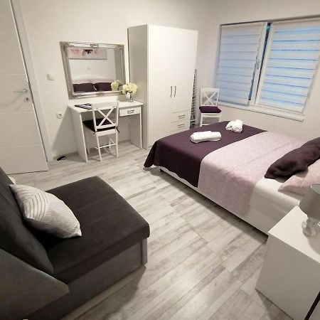Apartman Lidija Dinjiska Exterior photo