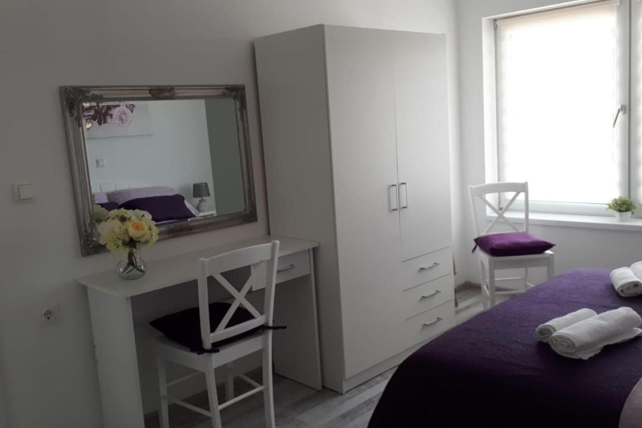 Apartman Lidija Dinjiska Exterior photo