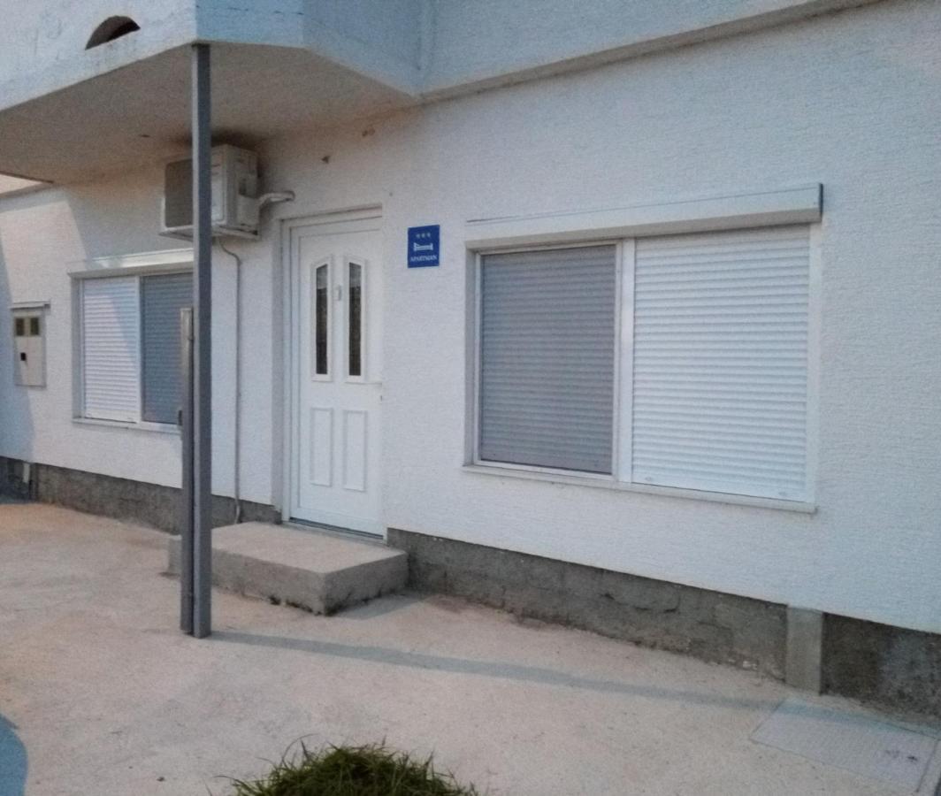 Apartman Lidija Dinjiska Exterior photo