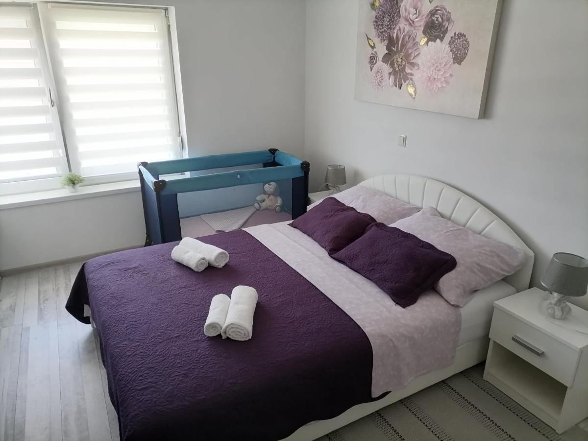 Apartman Lidija Dinjiska Exterior photo
